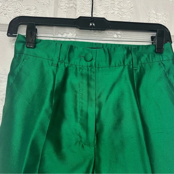 Elegant Green Suit - Picture 6 of 8